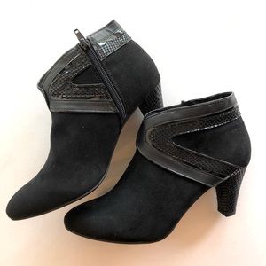 NWB Karen Scott black booties